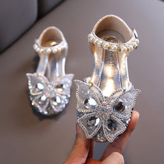 Elegant fashion shoes displayed in a sophisticated setting, highlighting style and comfort.