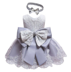 Elegant baby girls' dresses in soft fabrics, perfect for special occasions and everyday wear.