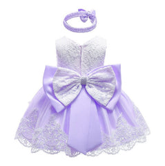 Elegant baby girls' dresses in soft fabrics, perfect for special occasions and everyday wear.