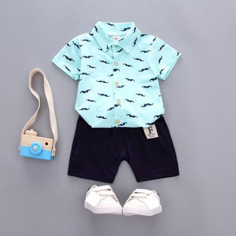 A stylish summer casual outfit featuring lightweight fabrics and vibrant colors for warm weather enjoyment.