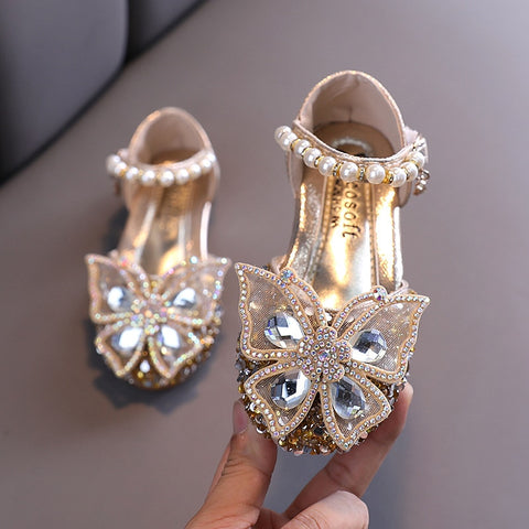 Elegant fashion shoes displayed in a sophisticated setting, highlighting style and comfort.