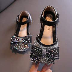 Elegant fashion shoes displayed in a sophisticated setting, highlighting style and comfort.