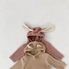 Infant girls’ bodysuit with bunny ear design, perfect for stylish and adorable baby outfits.