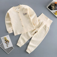 Casual two-piece outfit for spring, featuring light fabric and trendy design, ideal for relaxed outdoor activities.