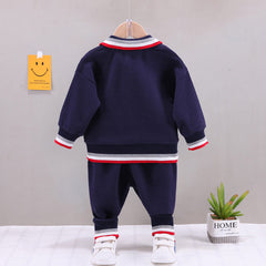 Stylish boys' suit designed for formal occasions, enhancing elegance and sophistication.