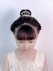 Elegant pearl crown showcasing exquisite fashion design and craftsmanship, perfect for regal occasions.