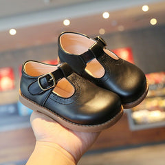 Elegant Mary Janes for baby girls, perfect shoes for formal and casual occasions.