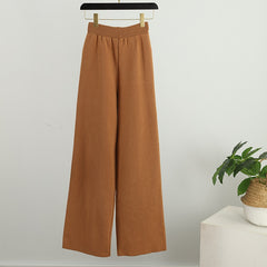 Stylish casual outfits for versatile everyday wear, perfect for both relaxed and semi-formal occasions.