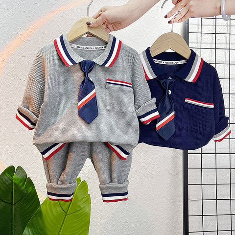 Stylish boys' suit designed for formal occasions, enhancing elegance and sophistication.