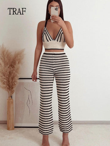 Discover fashionable high waist wide leg pants for a sophisticated and chic look in your wardrobe.