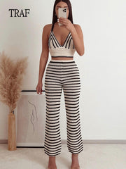 Discover fashionable high waist wide leg pants for a sophisticated and chic look in your wardrobe.