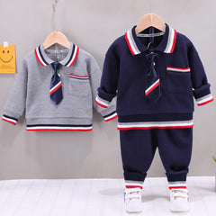 Stylish boys' suit designed for formal occasions, enhancing elegance and sophistication.