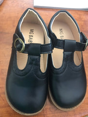 Elegant Mary Janes for baby girls, perfect shoes for formal and casual occasions.