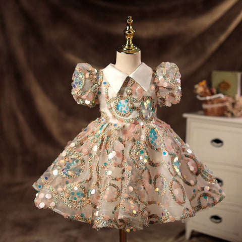 Elegant vintage decor featuring intricate designs and a timeless charm for sophisticated interiors.