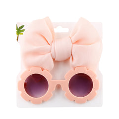 Stylish big bow sunglasses perfect for enhancing your summer fashion and protecting your eyes from the sun.