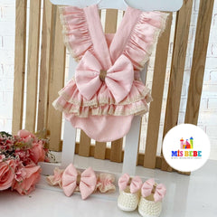 A stylish and comfortable outfit perfect for any formal occasion, blending elegance with ease.