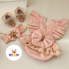 A stylish and comfortable outfit perfect for any formal occasion, blending elegance with ease.